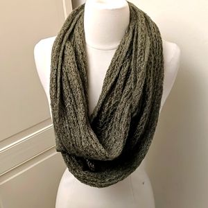 ✔️⭐3/$20⭐ Aldo Infinity Knit Scarf Brown